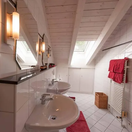 Sunny Modern Flat Starnberg