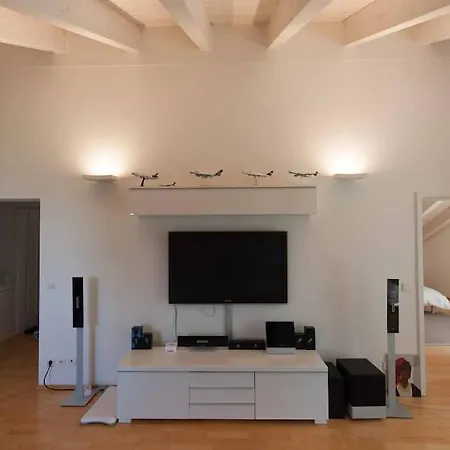 Sunny Modern Flat Starnberg *